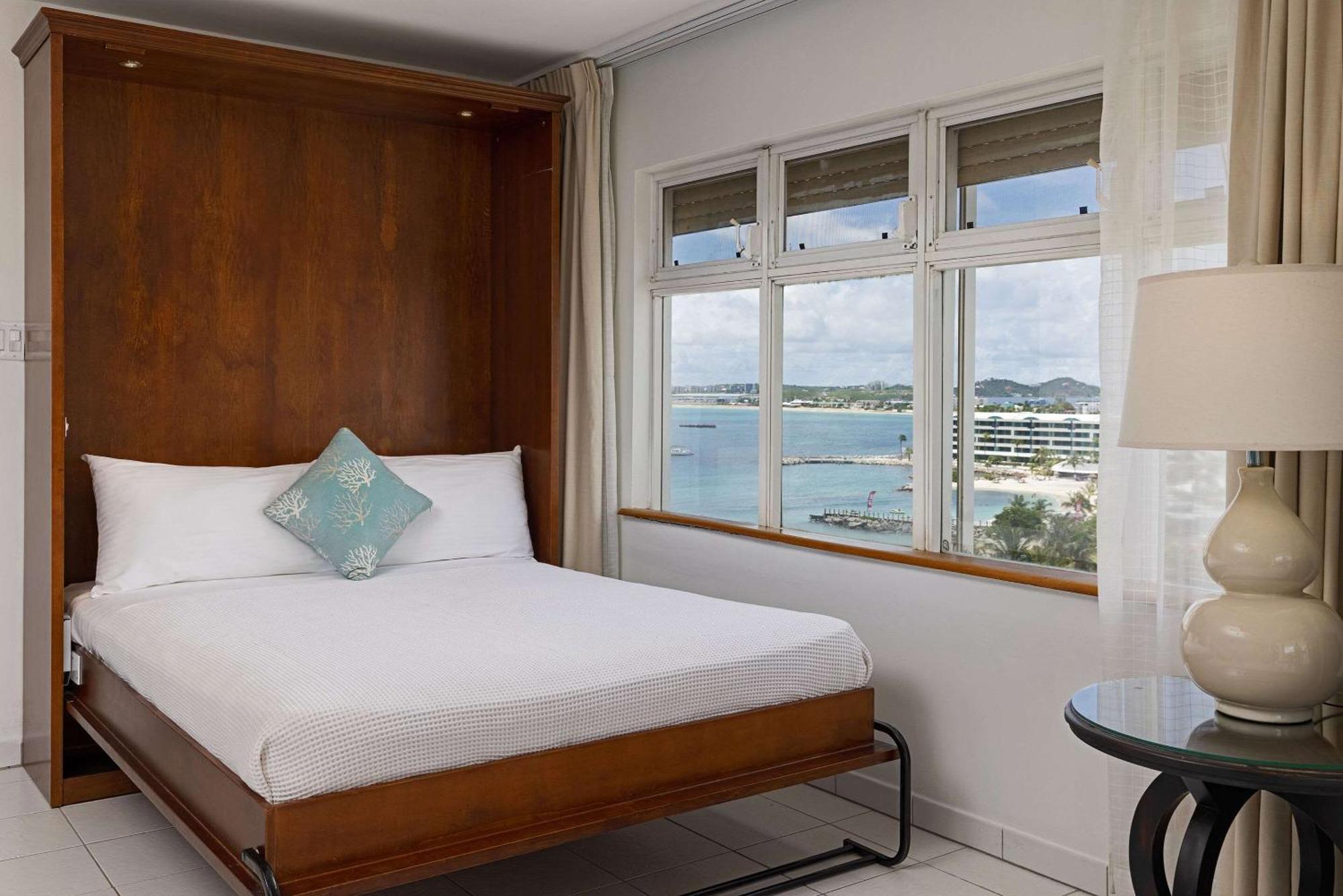 The Atrium Beach Resort And Spa, Ascend Hotel Collection خليج سِمبسون المظهر الخارجي الصورة