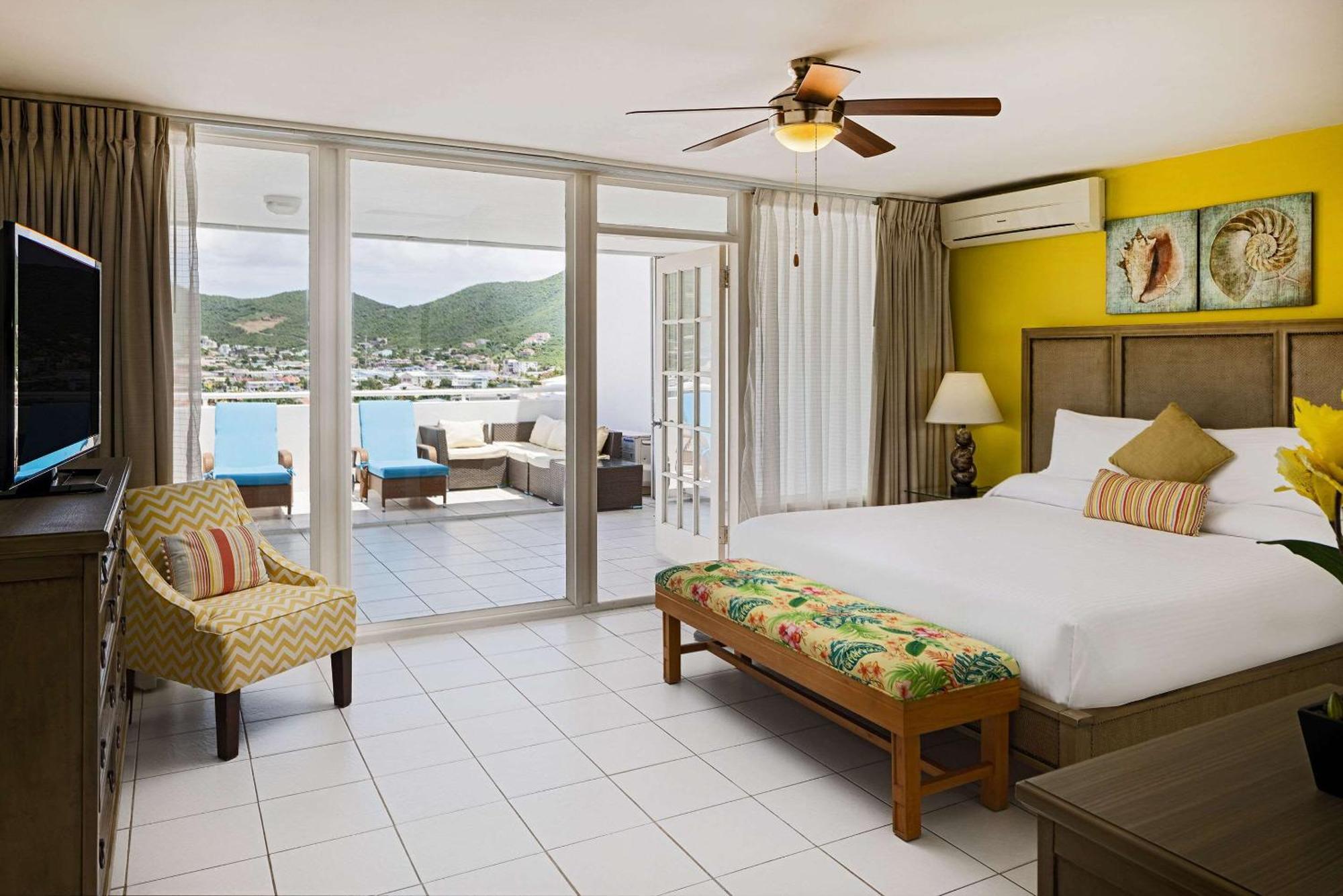 The Atrium Beach Resort And Spa, Ascend Hotel Collection خليج سِمبسون المظهر الخارجي الصورة