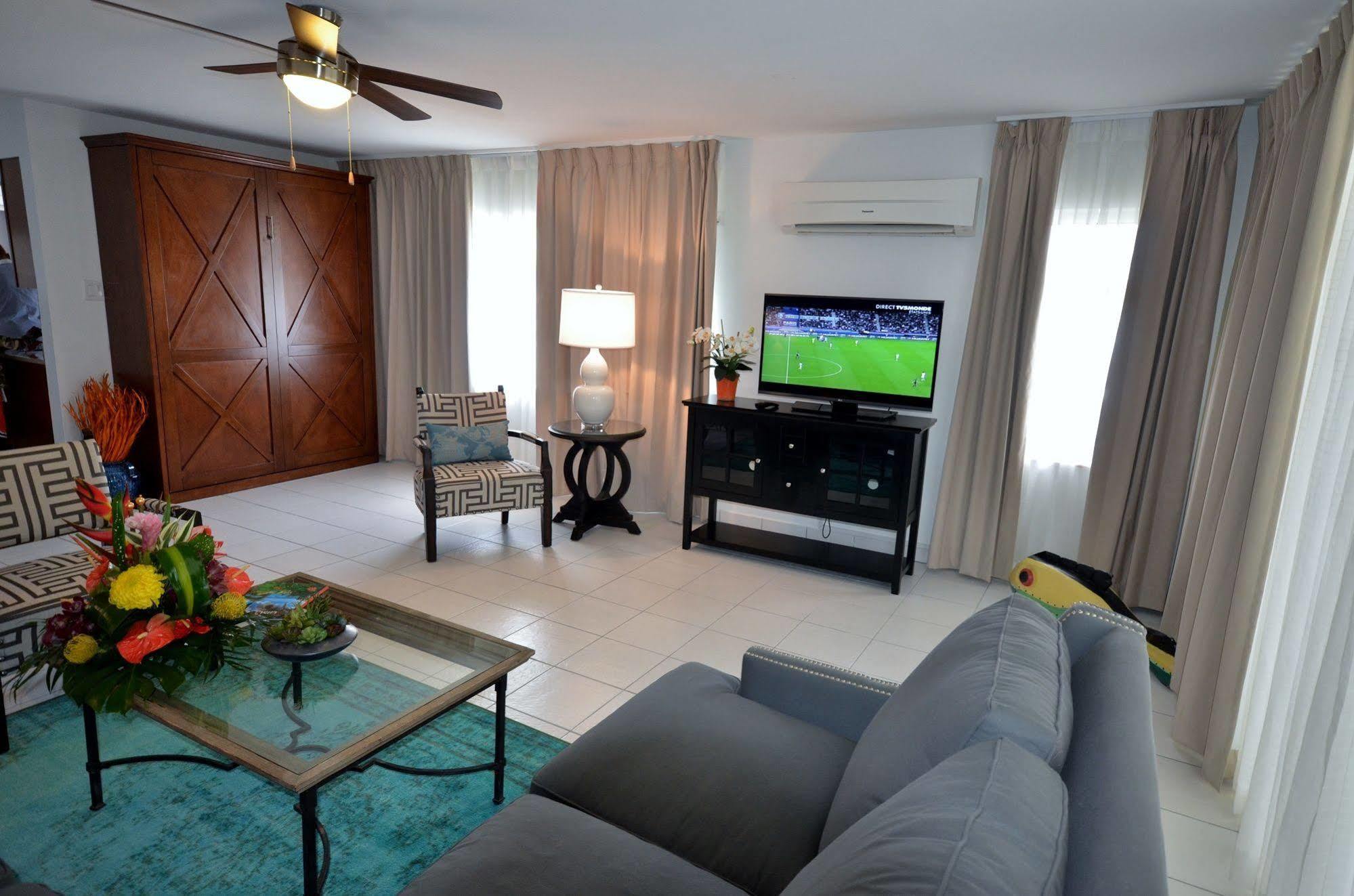 The Atrium Beach Resort And Spa, Ascend Hotel Collection خليج سِمبسون المظهر الخارجي الصورة