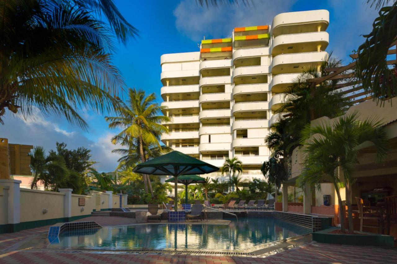 The Atrium Beach Resort And Spa, Ascend Hotel Collection خليج سِمبسون المظهر الخارجي الصورة